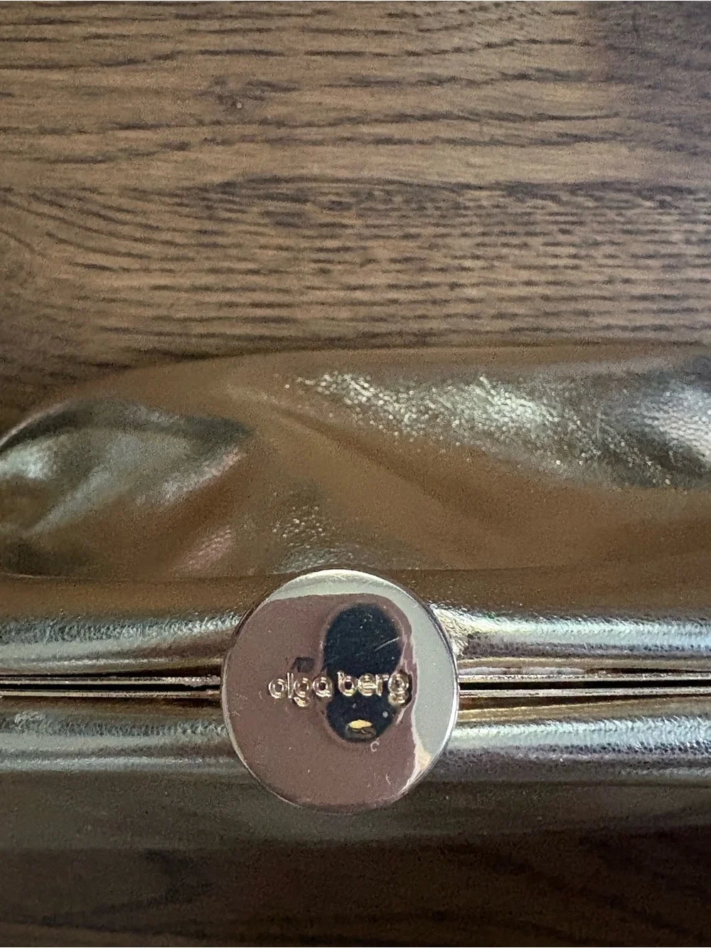 REVOLVE sleek metallic